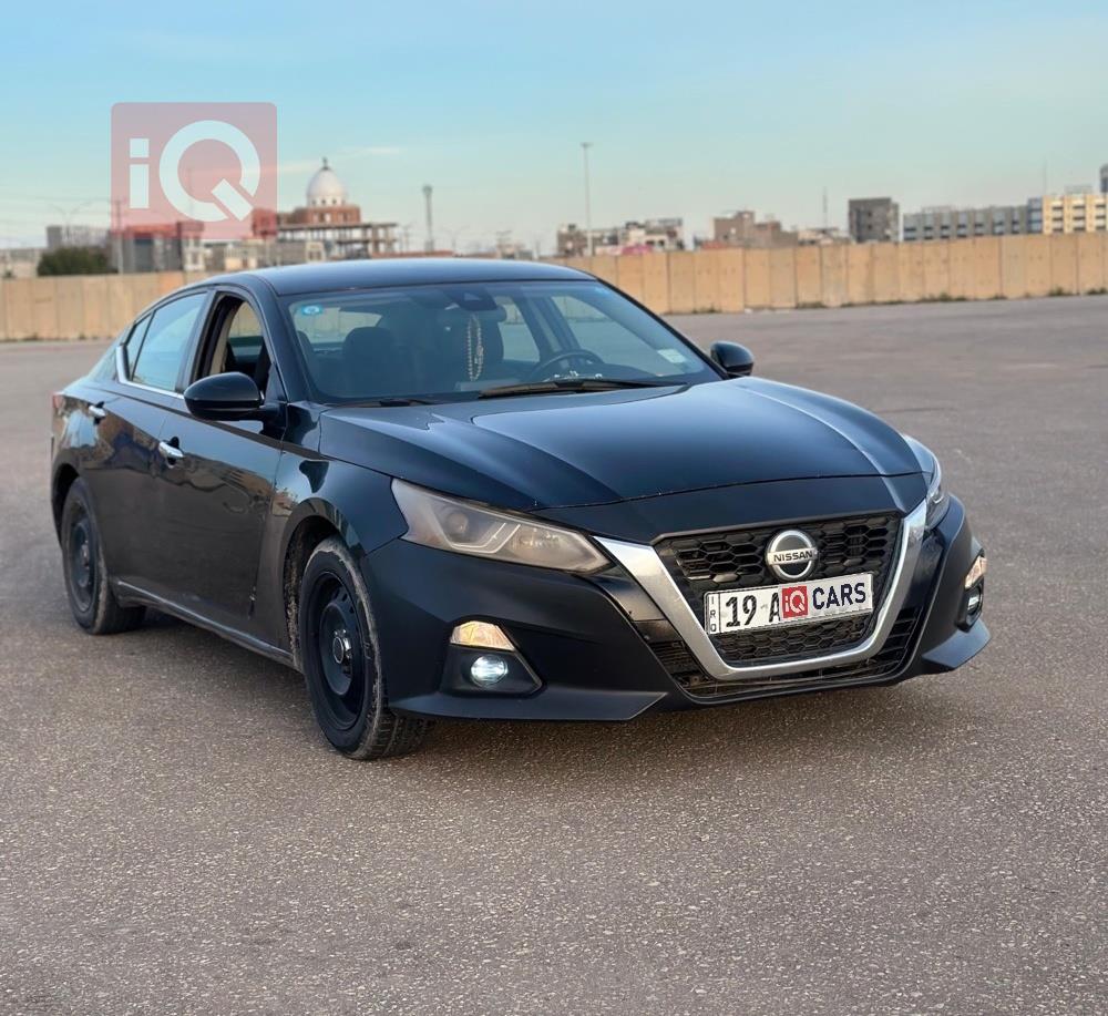 نيسان ألتيما